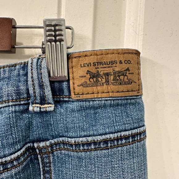 Levi's Blue Denim Skirt with Button Detail as 16 - Picture 3 of 6